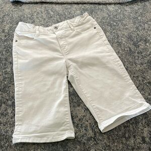 St John’s Bay white denim Bermuda short 6